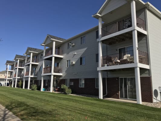 Royal Oaks Apartments property